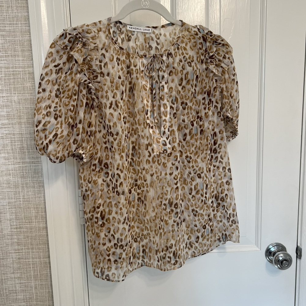 Kendall Lane Short Sleeve Blouse size Small